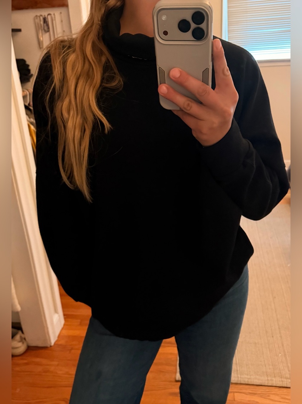Evereve black funnel neck sweatshirt